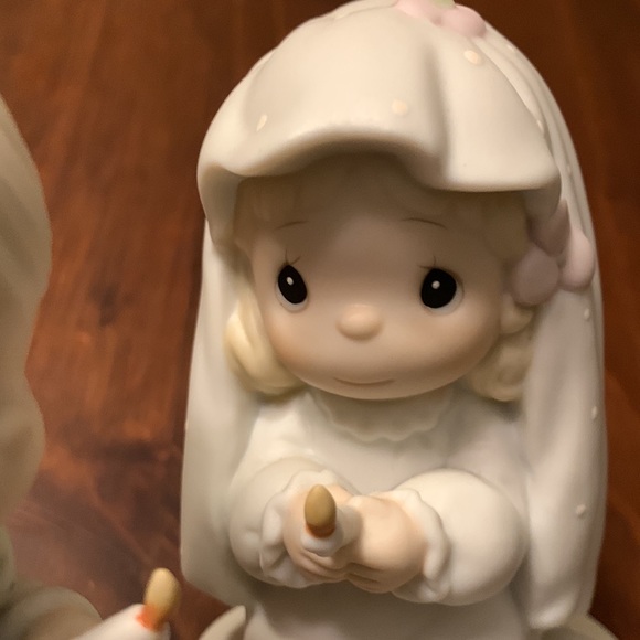 Precious Moments"Sharing the Good New Together"1991"Symbol of Membership"Figure - Picture 15 of 16